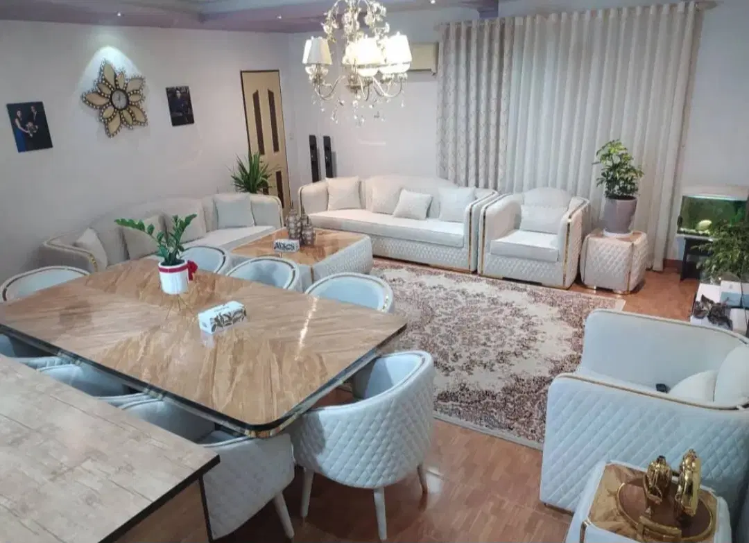 ۹۰ متر دوخواب روبه رو بازار روز _املاک نیایش_