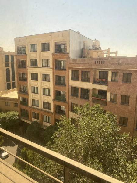 نیاوران . صبوری . گلها ۱۹۰متر ۳خوابه طبقه۴