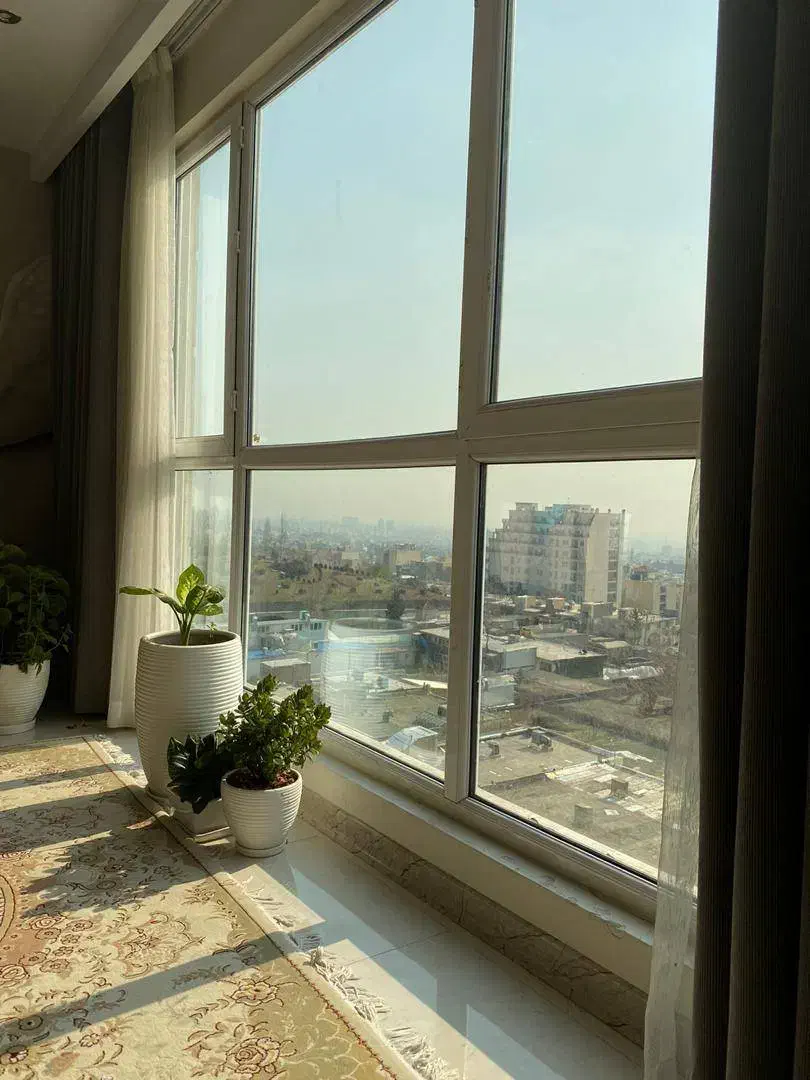 ۱۳۰ متری_۲ خواب_سالن پرده خور_چند قدمی نهج البلاغه