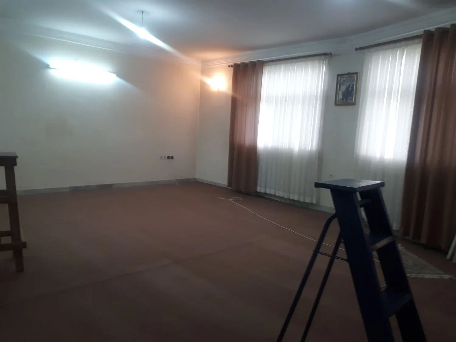 اجاره  دو واحده طبقه اول حیاط دا ر