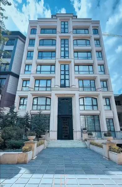 190 متر زعفرانیه_ ۲ پارکینگ _ مشاعات کامل