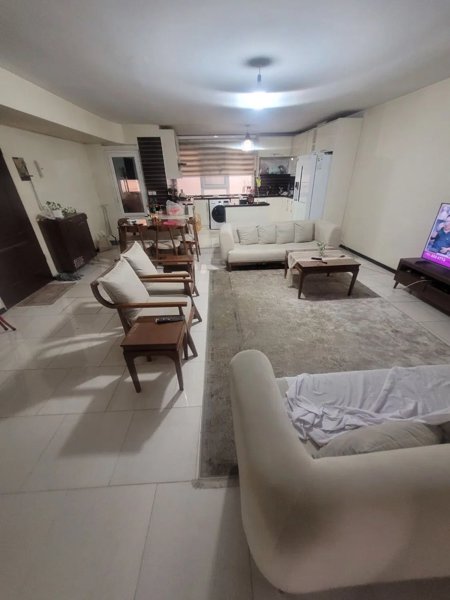 فروش واحد۱۰۶متری*فول امکانات*تاپ لوکیشن