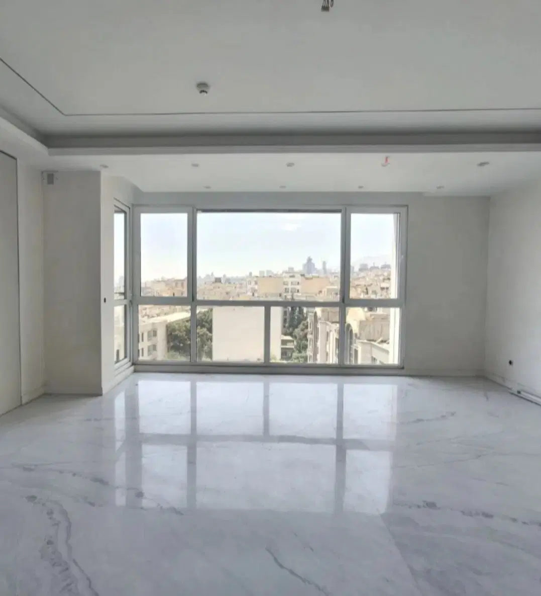 شمال دولت ۱۸۳ متر دو جهت نور ۳ پارکینگ تراس میزخور