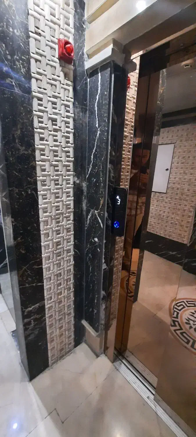 ۱۱۰ متر فلکه اول صادقیه رهن کامل نوساز