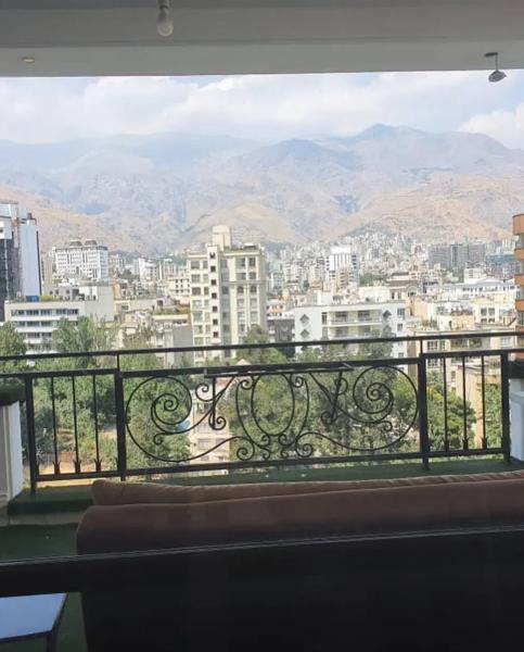 ۲۰۵متر واحدی در ابرها خوش نقشه