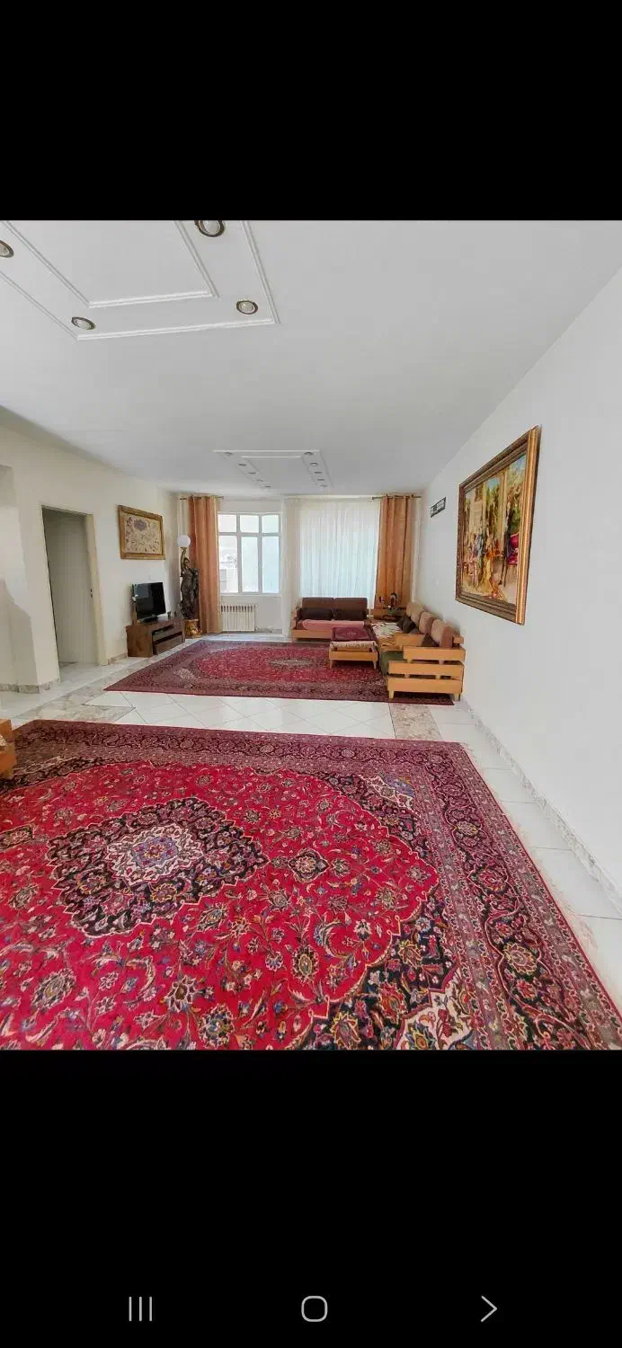 ۸۴متری ،میدان ولی عصر
