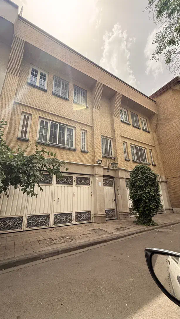 135متری 3خواب_ساختمانی با اصالت_ازگل_گلزار