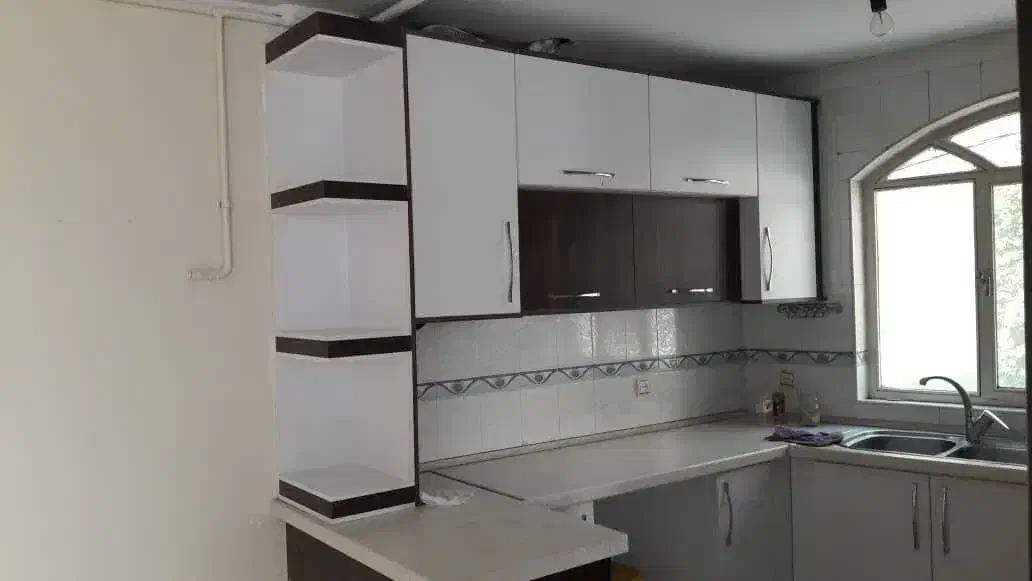 ۷۵ متری فرمانیه نزدیک میدان تره‌بار