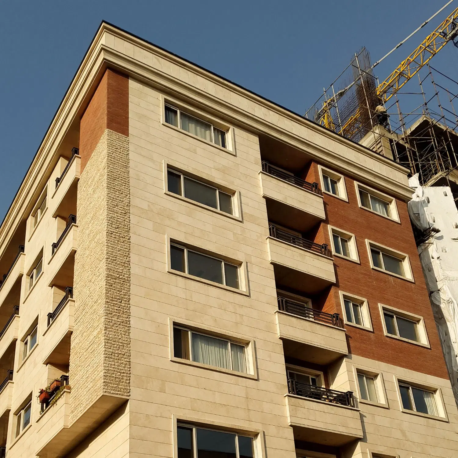 ۱۷۰متر نیاوران، ویو مشجر، ۲جهت نور، تاپ لوکیشن