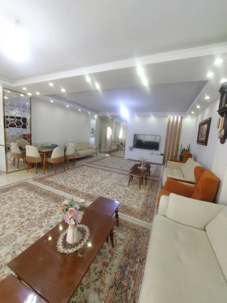 فروش آپارتمان سه خوابه با وسایل در بهاران