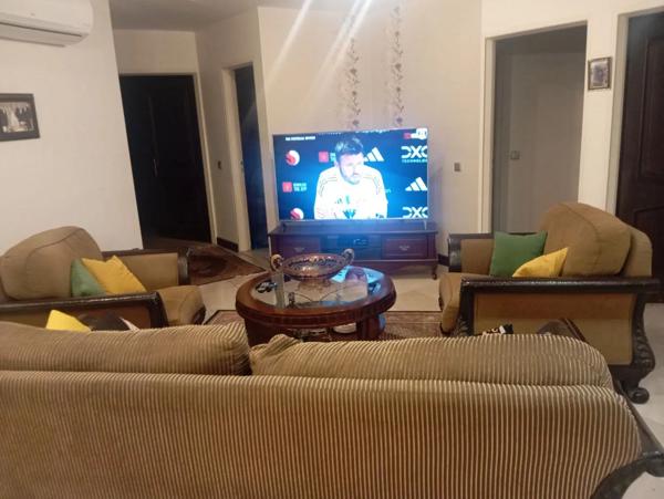 165 متر آپارتمان دربند_ پارکینگ سندی+ مزاحم