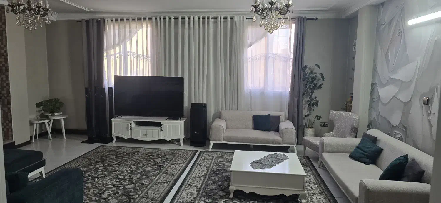 87 متری تک واحدی خوش نقشه نورگیر از دوطرف
