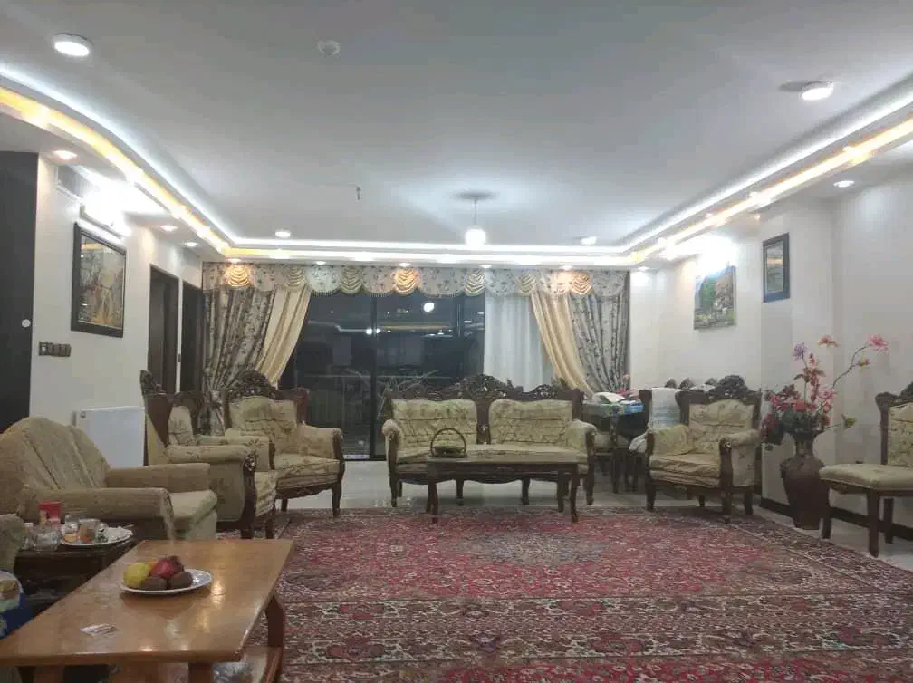 رهن و اجاره واحد 200 متری خیابان رزمندگان