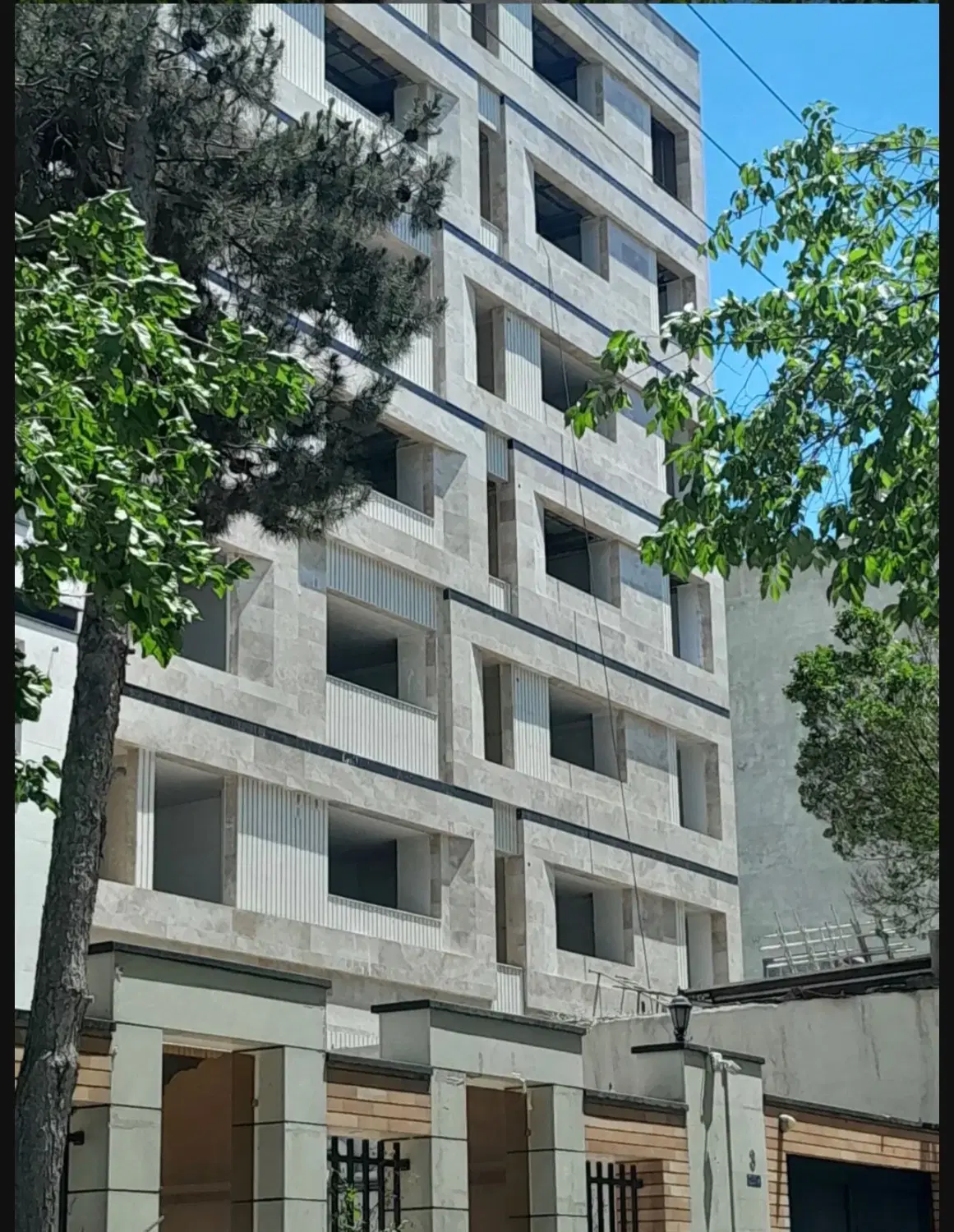 ۱۲۸ متر فول فول با ۲ پارکینگ سندی