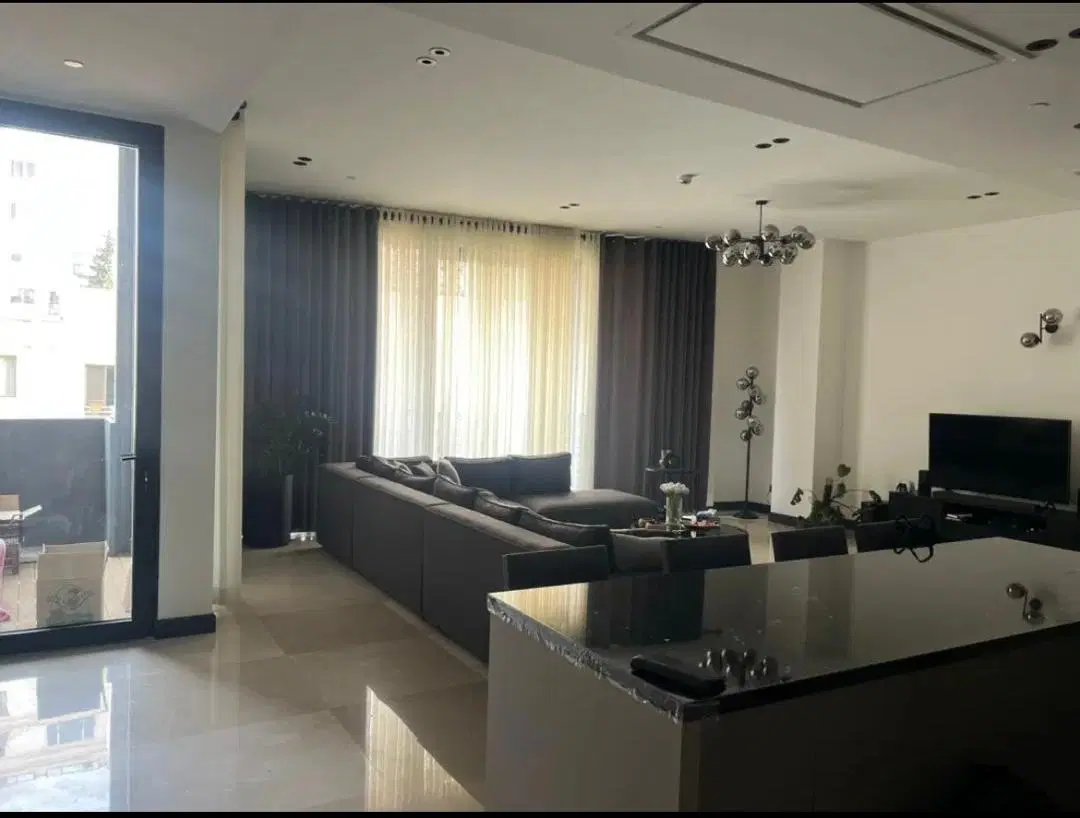 ۱۴۷ متری ۳ خواب نوساز (۳ پارکینگ) صرافهای شمالی