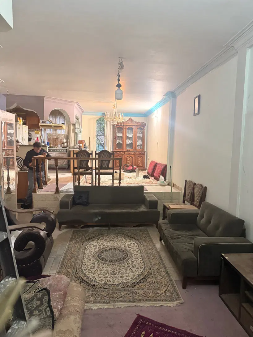 ۷۰ متر _ طبقه همکف _ انباری