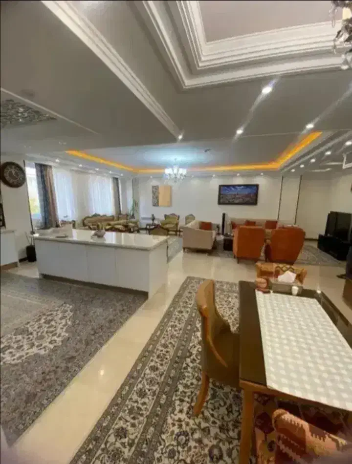 ۱۲۰ متر، بدون دیوار مشترک_ ۲ ساله واقعی_ سند آماده