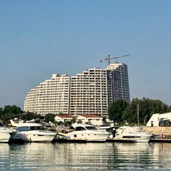 برج ساحلی روما ۲۴۰ متری ۳خواب