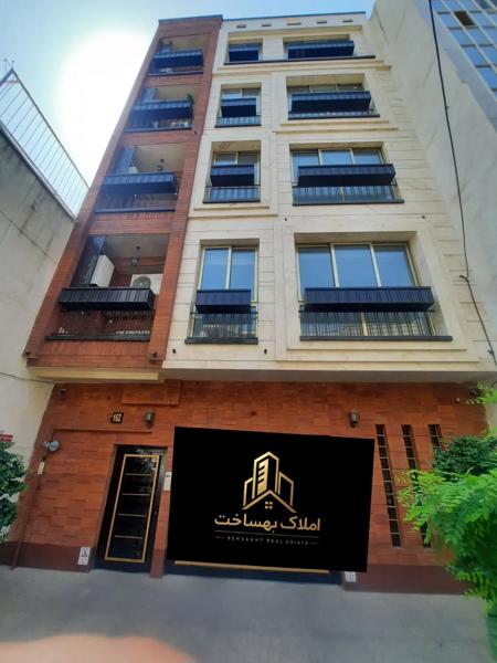 ۶۳متر صادقیه نوساز خوش نقشه روبه آفتاب