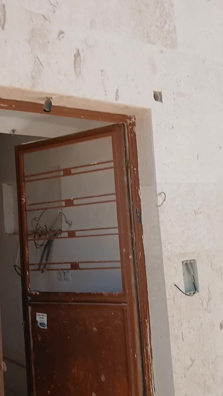 ۸۷متراپارتمان همکف جرسقان خیابان ساحلی
