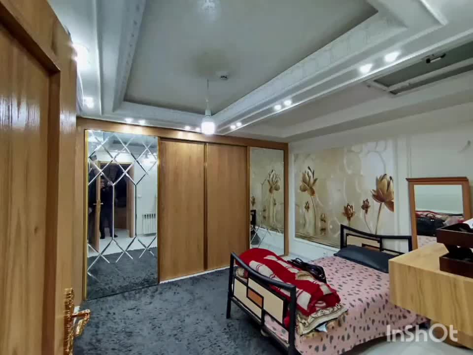 آپارتمان ۲۲۵ متری حیاط اختصاصی