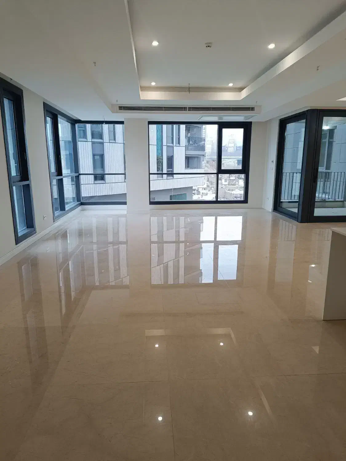 سعادت آباد 92 متر_2 خواب _غرق در نور
