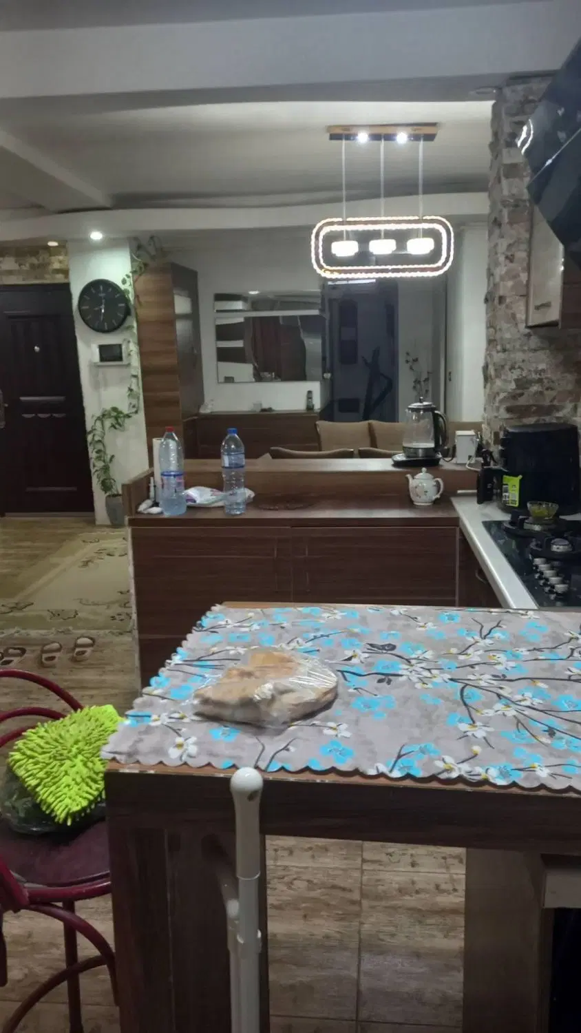 یک واحد اپارتمان و دوباب مغازه در منجیل