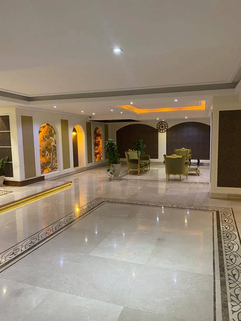 زعفرانیه. ۲۰۰ متری(لابی و لابی من ۲پارکینگ)