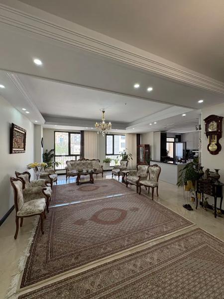 اپارتمان ۱۳۰ متری نوساز غرق نور