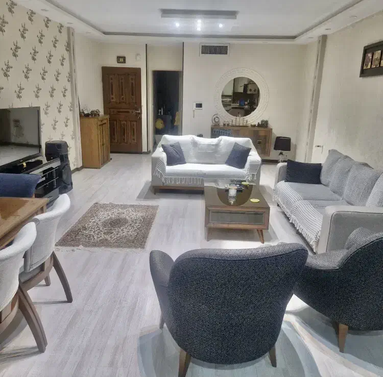 ۷۳ متر پارکینگ دار طبقه همکف