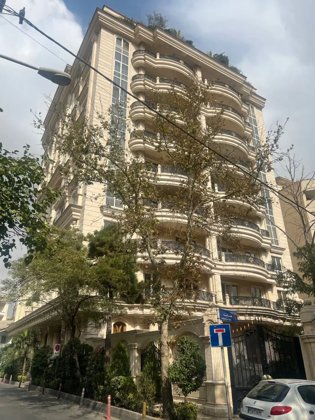زعفرانیه تاپ لوکیشن180متر برج برند  بقیمت رسیده