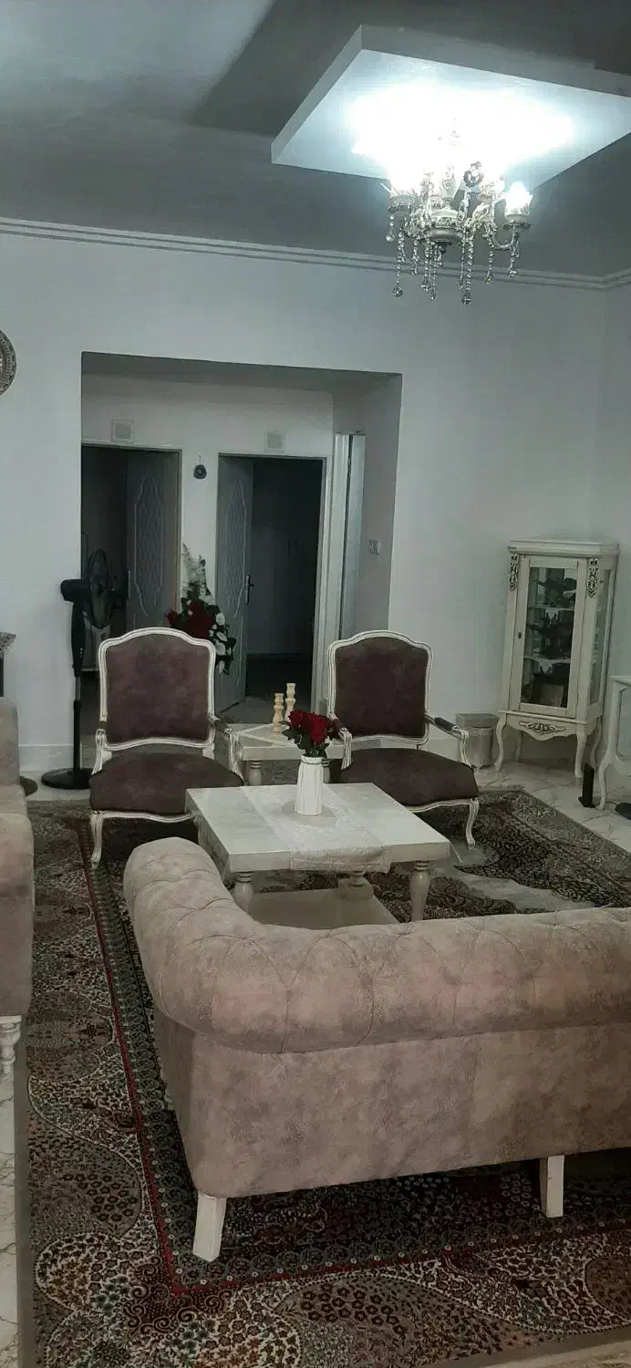 آپارتمان ۸۵ متری شیک و تمیز سال ساخت ۱۴۰۰