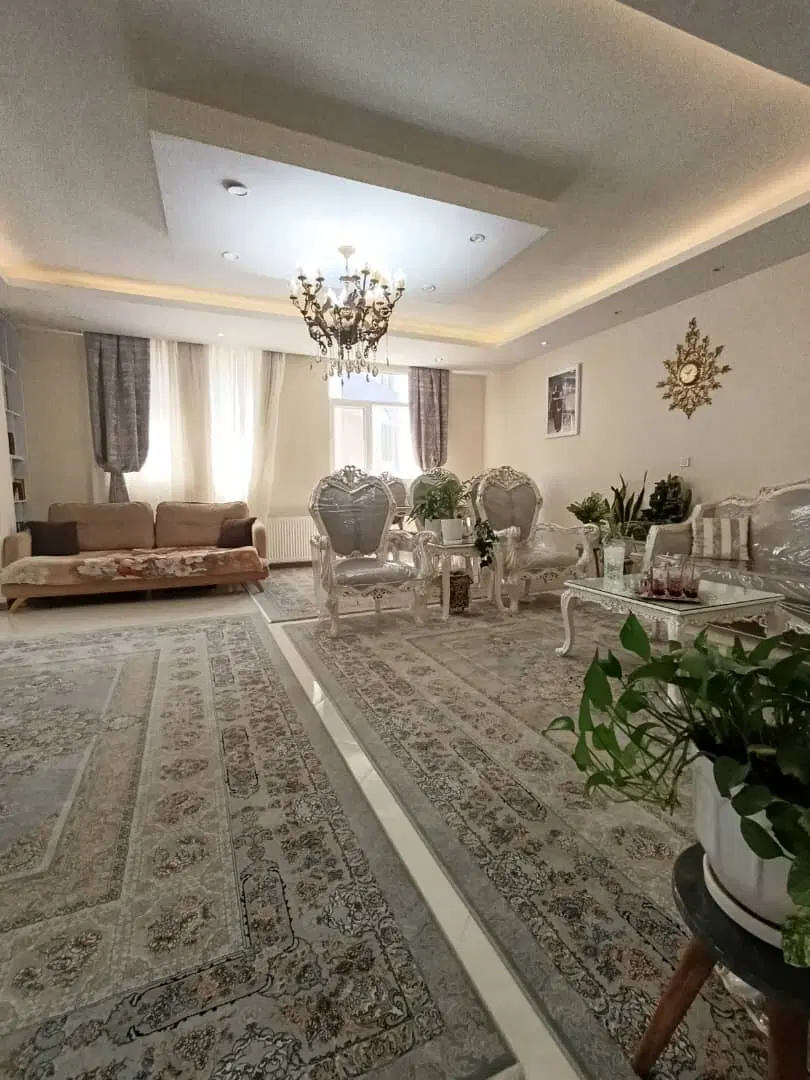 86متر دلربا سالن پرده خور ((تک واحدی)) تاپ لوکیشن