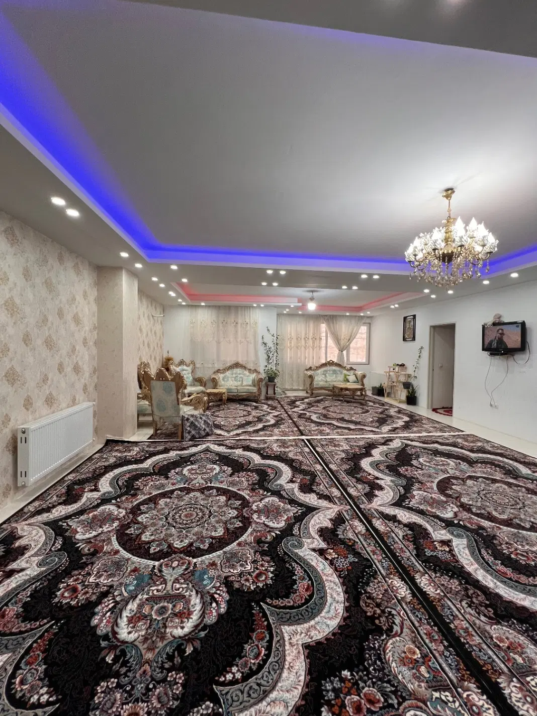 ۱۴۲متر سند تک برگ سه خواب با پارکینگ اختصاصی..سران