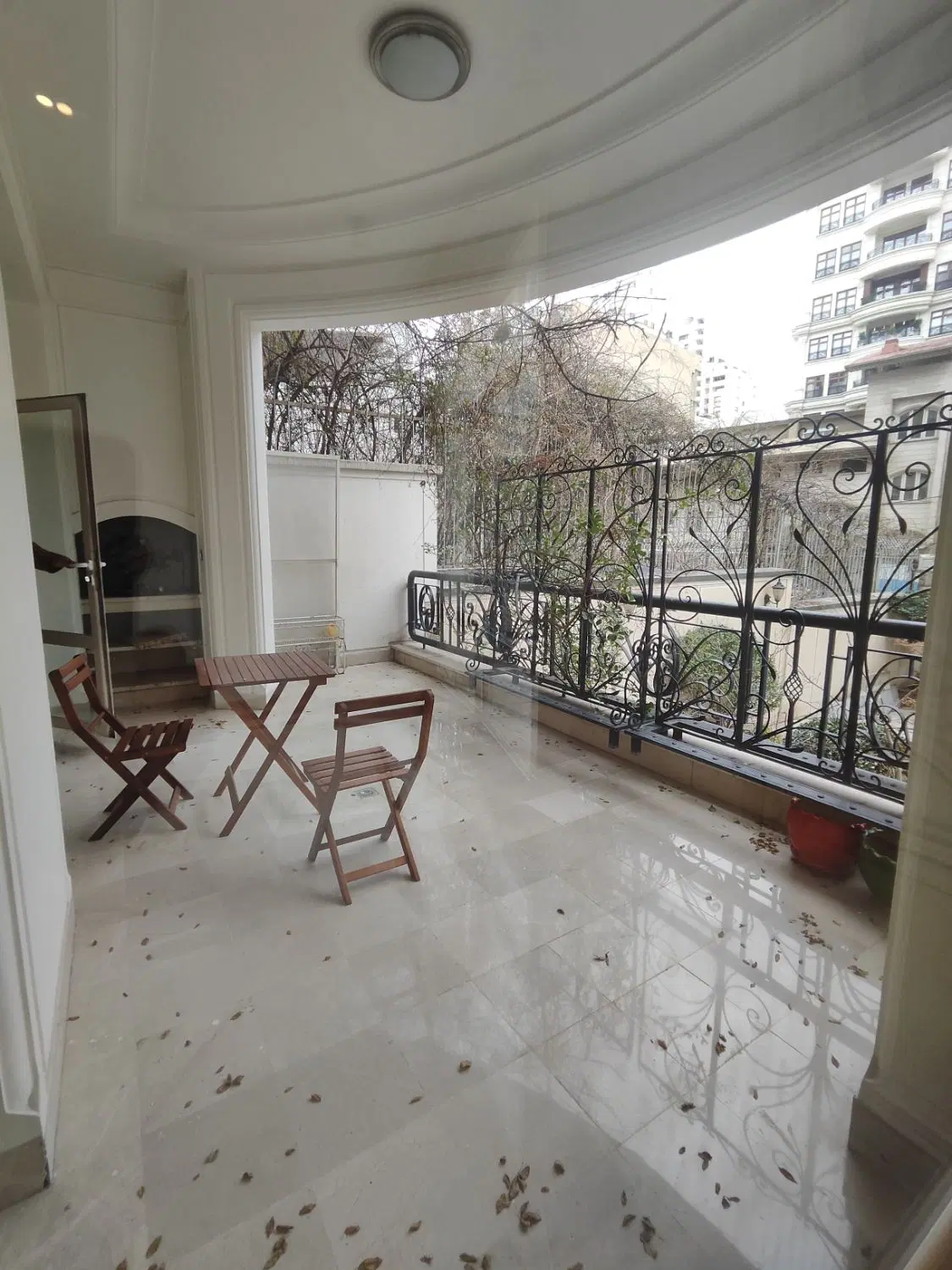 فروش300مترتاپ لوکیشن فرشته ارتفاع سقف4متر