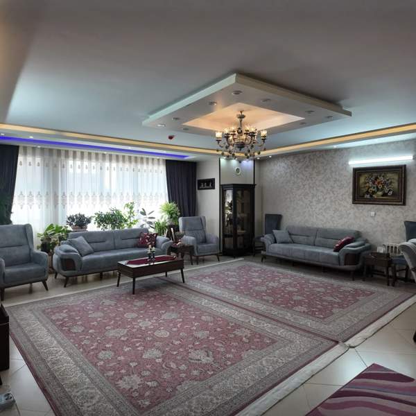 آپارتمان تک واحدی جنوبی ۱۶۰متر خیابان عارف
