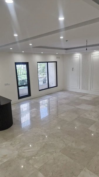 ۸۵ متر ویو دار نوساز استخر و مشاعات آبی