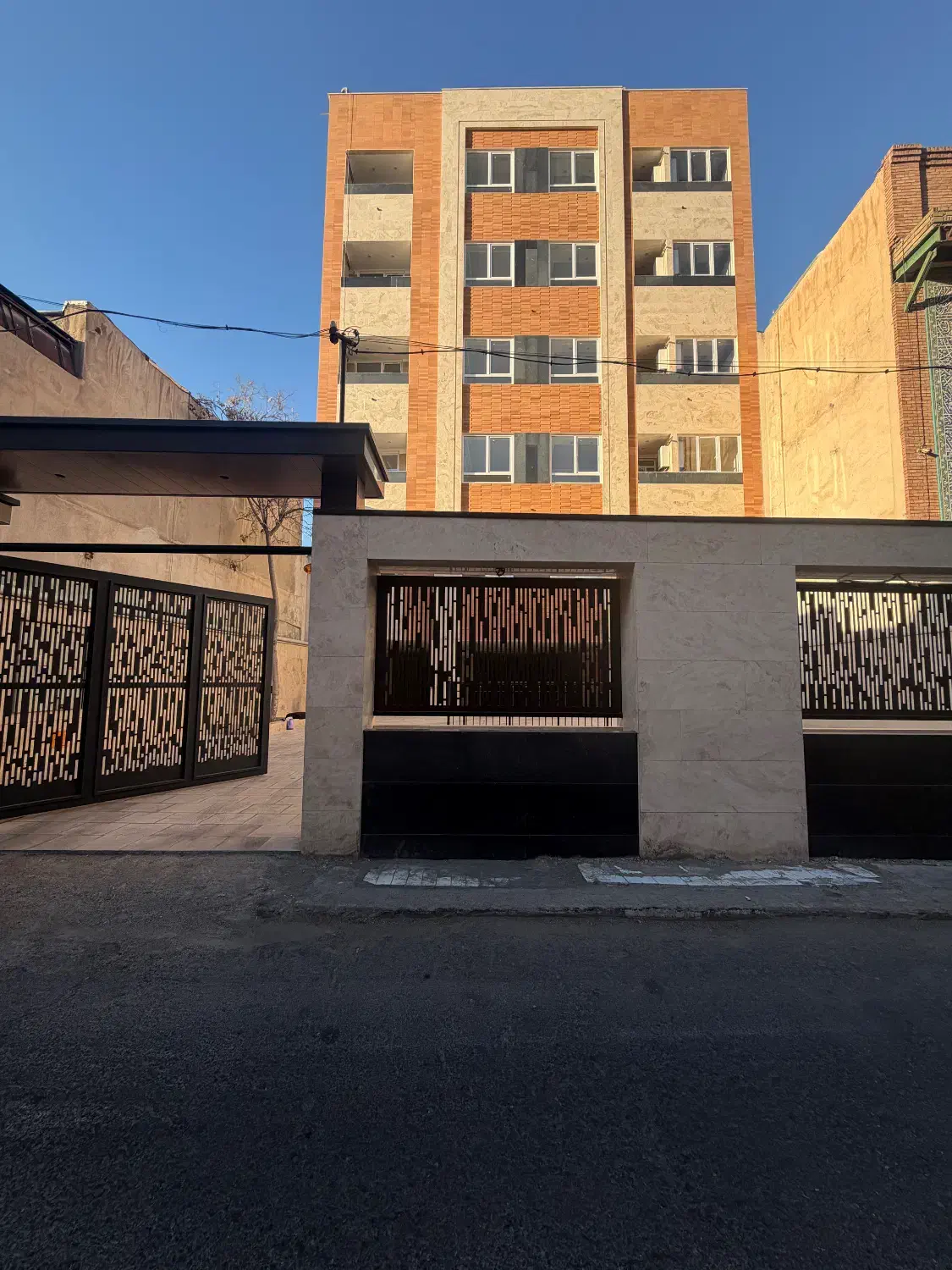 آپارتمان ۹۸ متری ۲ پارکینگ