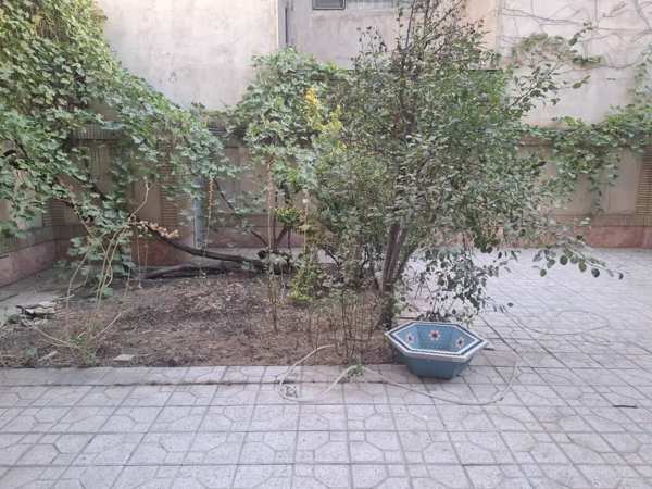 فرامرز عباسی واحد ۸۳ متری با ۱۰۰ متر حیاط اختصاصی