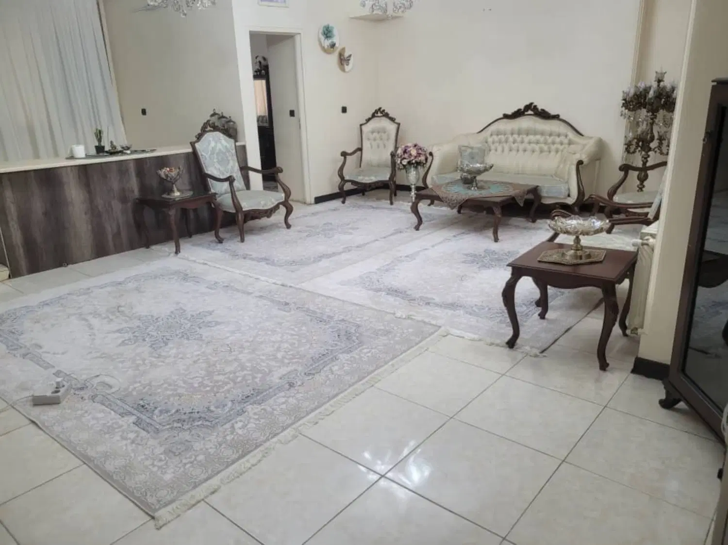 ۷۰ متری _ پارکینگ دار _خ عباس کاشی