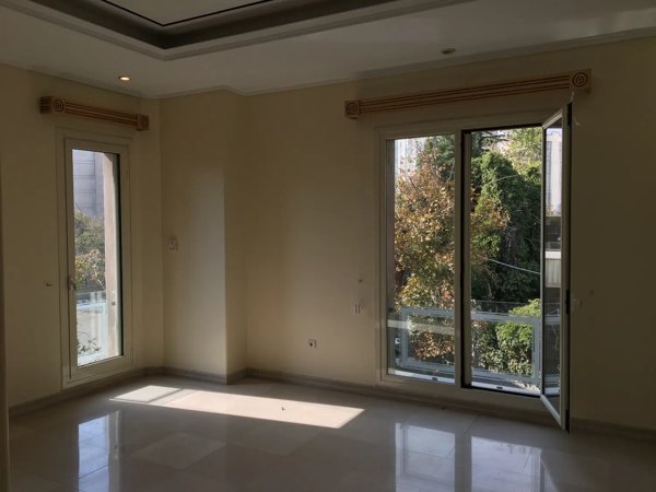 زعفرانیه‌۲۵۰ متر _ ۲ تراس _ غرق نور