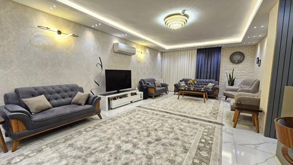 آپارتمان مسکونی ۱۱۰ متر ۲ خواب خیابان باهنر طبقه ۴