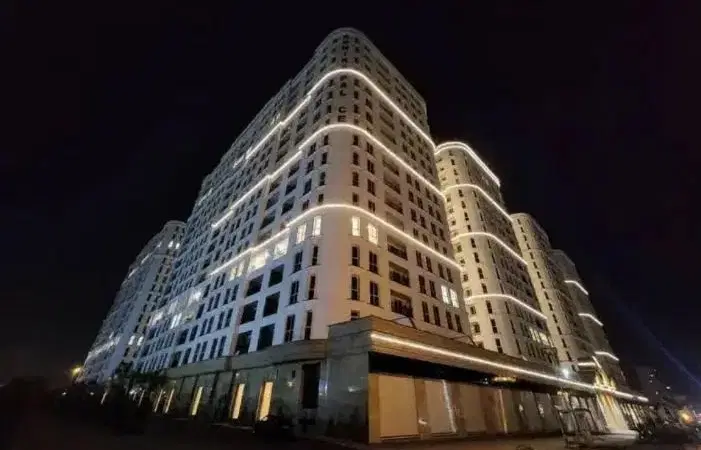 116 متری 2 خواب تراس دار با نورگیر