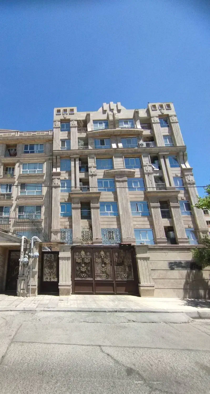 نوساز _دو خواب_۱۰۷ متر_سالن مربع قابل چیدمان