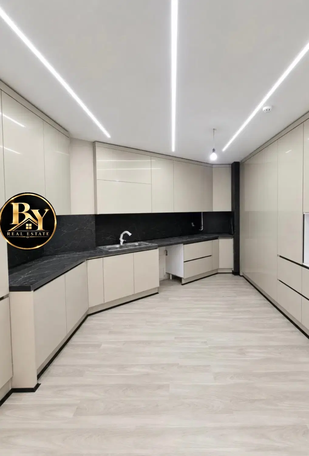 اپارتمان ۱۵۸متری نوساز_تاپ لوکیشن_طالقانی