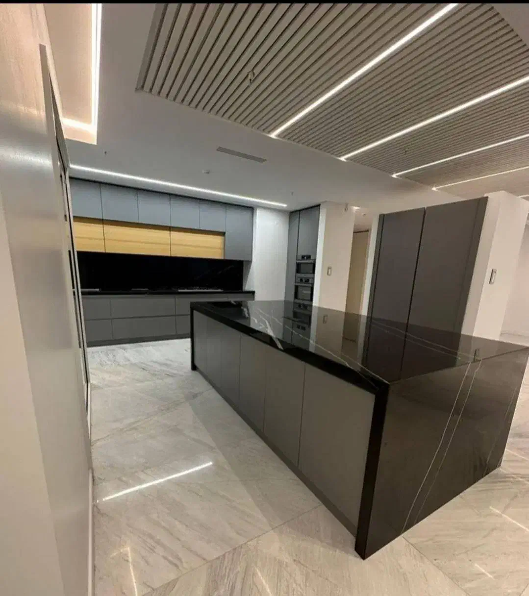 زعفرانیه _۲۲۰متر_ ۳_ خواب_ پاگرد مجزا ۲ پارکینگ