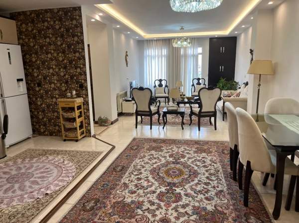 ۹۷متر ۲خواب صادقیه بلوار گلاب