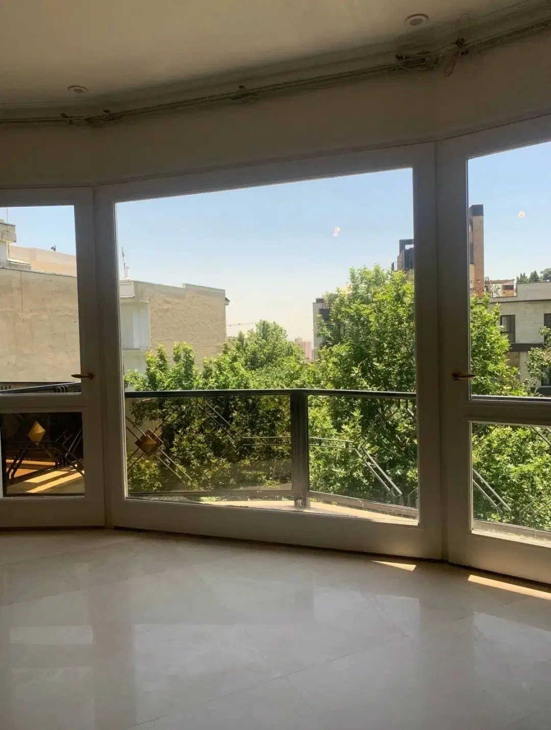 فروش اپارتمان ۲۸۰ متری (محمودیه )