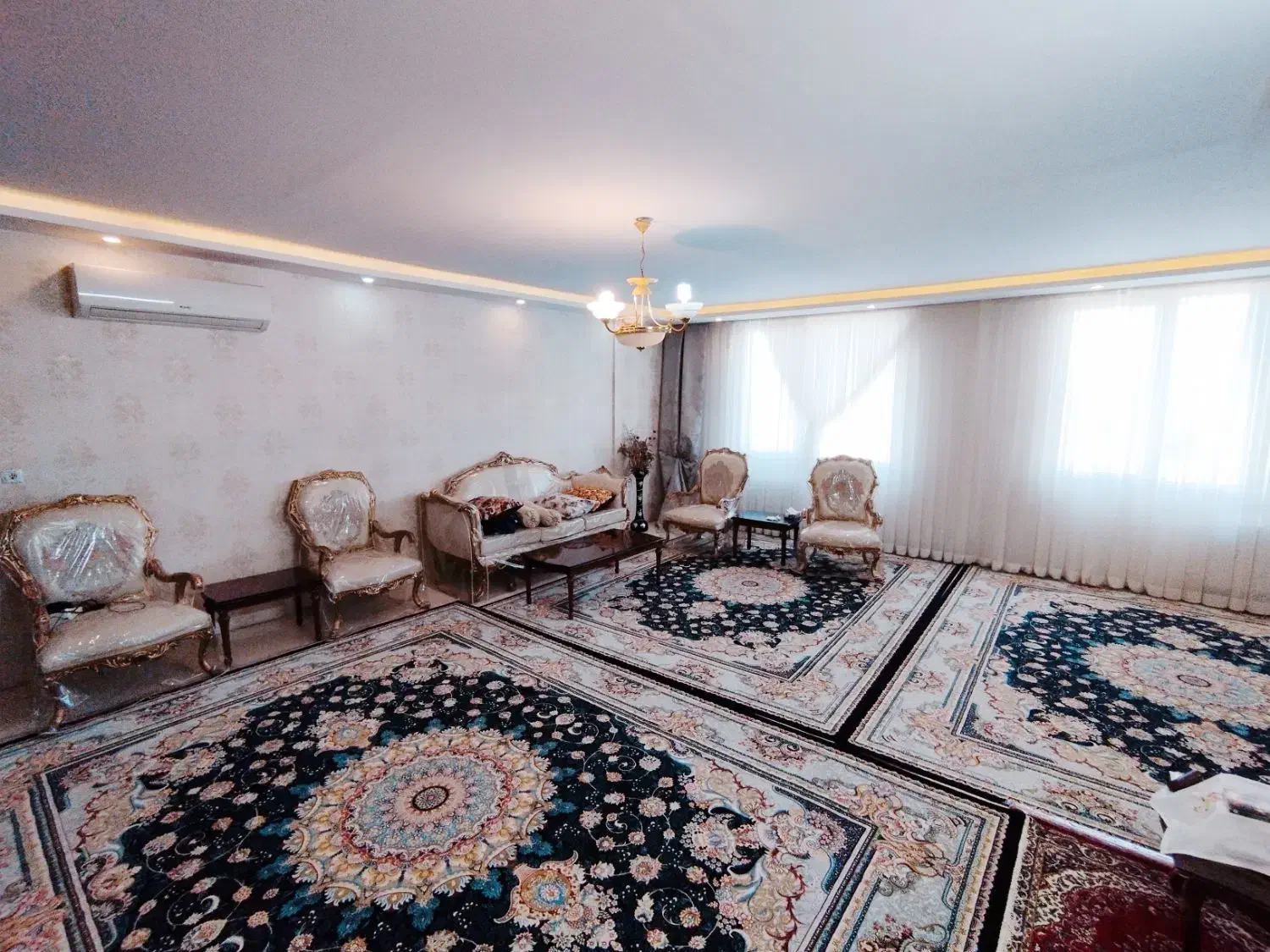 آپارتمان طبقه چهارم