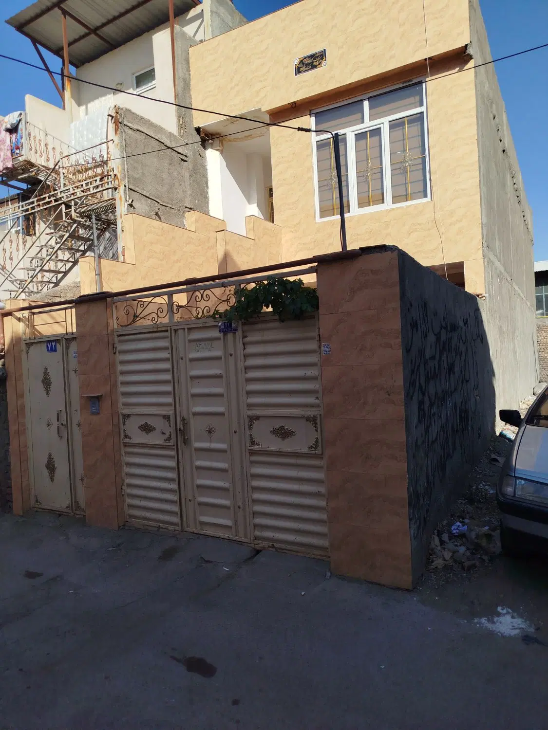 خانه دو طبقه